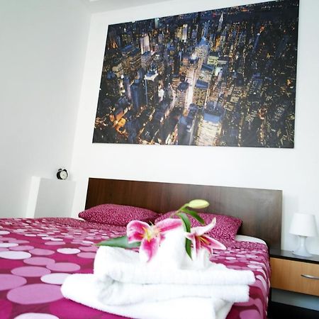 Luxury Apartament Apartment Bucharest Exterior photo
