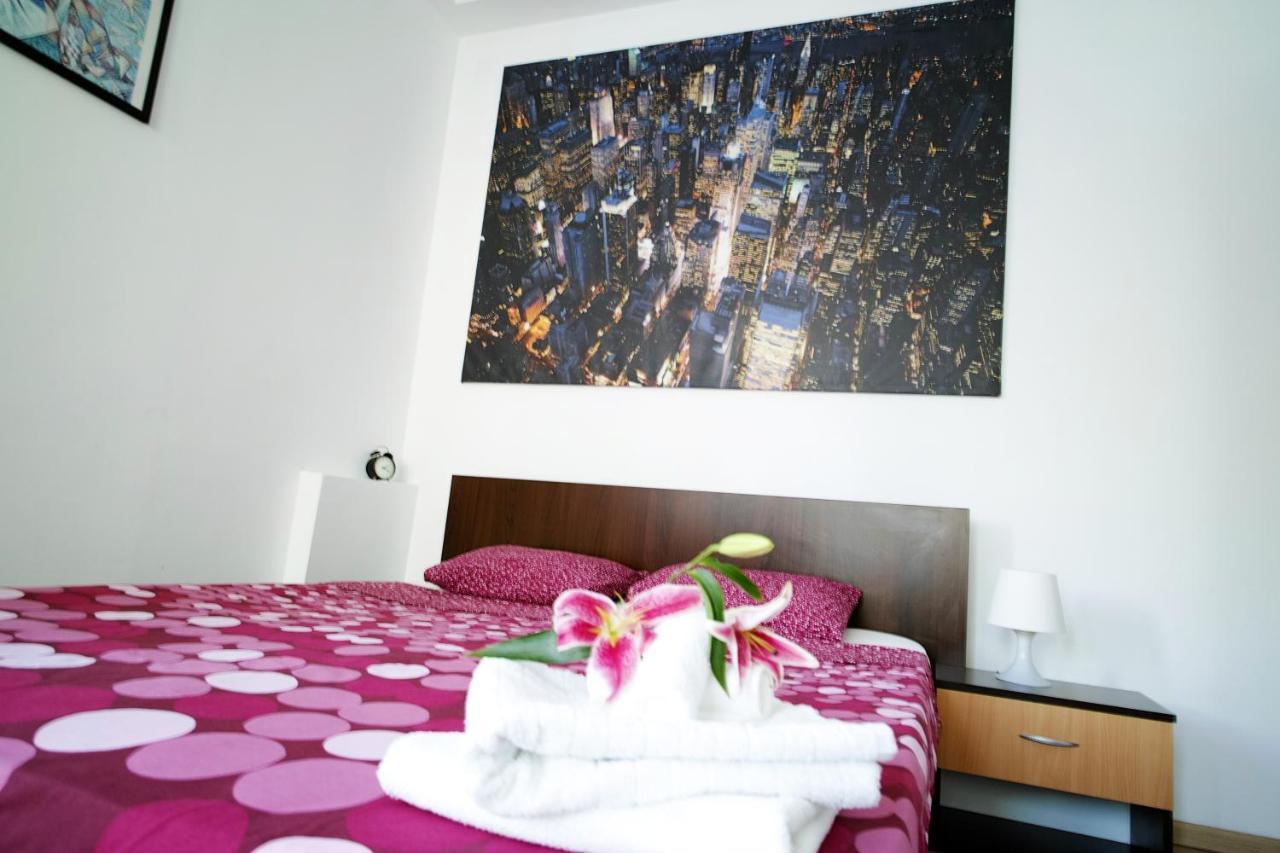 Luxury Apartament Apartment Bucharest Exterior photo